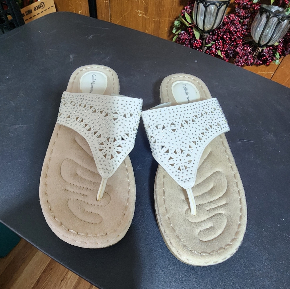 CROFT & BARTOW NWOT SZ 8 SOLE SENSIBILITY THONG SANDAL SHOES